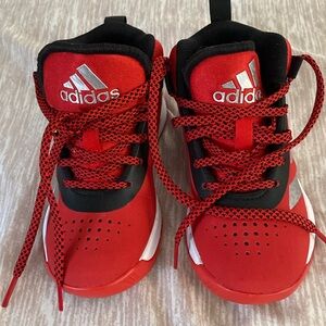 adidas unisex-child Cross Em Up 5. 11 Wide Little Kids